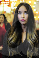 PEOPLE - Mexico Fashion Fest: Megan Fox zu Besuch bei 'Liverpool'