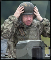 NEWS - Boris Johnson besucht britische NATO-Truppen