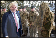 NEWS - Boris Johnson besucht britische NATO-Truppen
