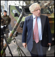 NEWS - Boris Johnson besucht britische NATO-Truppen