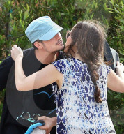 PEOPLE - Orlando Bloom erlebt Kussattacke einer unbekannten Brünetten