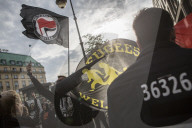 NEWS - Deutschland Wahlen: Marsch gegen Angela Merkel in Berlin