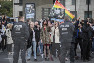NEWS - Deutschland Wahlen: Marsch gegen Angela Merkel in Berlin