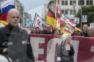 NEWS - Deutschland Wahlen: Marsch gegen Angela Merkel in Berlin