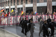 NEWS - Deutschland Wahlen: Marsch gegen Angela Merkel in Berlin