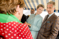 PEOPLE - Das belgische Königspaar besucht Krabbenfischer in Oostduinkerke