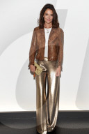 PEOPLE - Katie Holmes glänzt neben Keaton und Chastain an der Ralph Lauren Modeschau