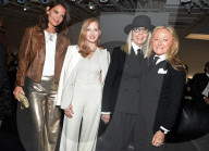 PEOPLE - Katie Holmes glänzt neben Keaton und Chastain an der Ralph Lauren Modeschau