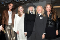 PEOPLE - Katie Holmes glänzt neben Keaton und Chastain an der Ralph Lauren Modeschau