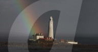 FEATURE -  Doppelter Regenbogen über Leuchtturm