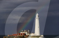FEATURE -  Doppelter Regenbogen über Leuchtturm
