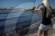 NEWS - Umweltkatastrophe in Griechenland: Ölteppich erreicht Athens Touristengebiete