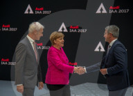 NEWS - Angela Merkel eröffnet IAA in Frankfurt