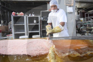 REPORTAGE - Produktion von SÃ¼ssigkeiten in Mexiko