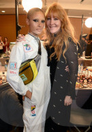 PEOPLE - Promis bei der Versus Versace Modenschau in London
