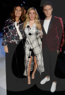 PEOPLE - Promis bei der Emporio Armani Modenschau in London