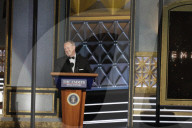 PEOPLE - Ex-Trump-Sprecher Sean Spicer hat einen überraschenden Auftritt bei den Emmy Awards