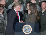 NEWS - Donald und Melania Trump reden auf der Militär-Basis in Maryland