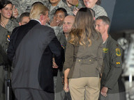 NEWS - Donald und Melania Trump reden auf der Militär-Basis in Maryland