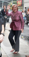 PEOPLE - Hillary Clinton besucht die Stephen COlbert Show