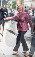 PEOPLE - Hillary Clinton besucht die Stephen COlbert Show