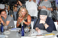 PEOPLE - Phil Collins mit dem Geshstock beim Little Dreams Foundation Event in Miami