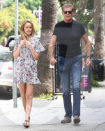 PEOPLE - David Hasselhoff und Hayley Roberts spazieren durch Ventura