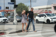 PEOPLE - David Hasselhoff und Hayley Roberts spazieren durch Ventura