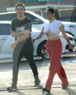 PEOPLE - Ariel Winter bummelt mit Levi Meaden in Hollywood
