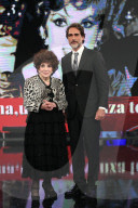 PEOPLE - Immernoch Grande Dame: Gina Lollobrigida in einer TV-Show