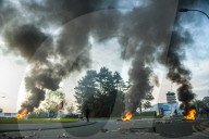 NEWS - Frankreich: Lastwagenfahrer blockieren Autobahn