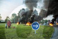 NEWS - Frankreich: Lastwagenfahrer blockieren Autobahn