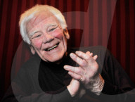 PEOPLE - Schauspieler Tony Booth im Alter von 85 Jahren gestorben