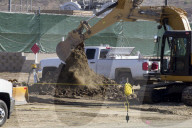 NEWS - San Diego: Baustart von Prototypen der geplanten Grenzmauer zwischen Mexico und der USA
