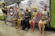 FEATURE - Bodypainting: Weltberühmte Kunstwerke "wandeln" durch London