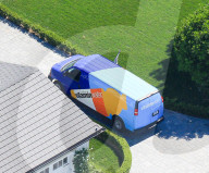 EXKLUSIV - Schwanger Kylie Jenner lässt sich harrassenweise Vitaminwasser liefern