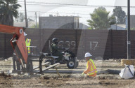 NEWS - San Diego: Mauer-Bau an der Grenze zu Mexiko
