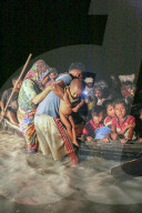 NEWS - Bangladesch: Rohingya aus Myanmar auf der Flucht 