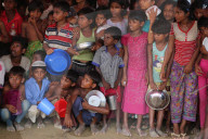 NEWS - Bangladesch: Rohingya aus Myanmar auf der Flucht 