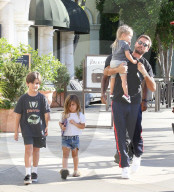 PEOPLE - Scott Disick hat Vatertag