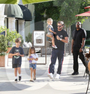 PEOPLE - Scott Disick hat Vatertag