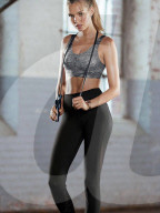 PEOPLE - Victoria' Secret Angel werben für den neuen Sport Bra