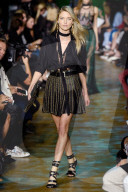 PEOPLE - Paris Fashion Week: Berühmte Models laufen für Elie Saab