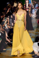 PEOPLE - Paris Fashion Week: Berühmte Models laufen für Elie Saab
