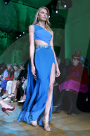 PEOPLE - Paris Fashion Week: Berühmte Models laufen für Elie Saab