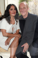 PEOPLE - Paris Fashion Week: Salma Hayek an der Giambattista Valli Show