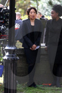 PEOPLE - Sandra Oh auf dem Set zu "Killing Eve"