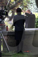 PEOPLE - Sandra Oh auf dem Set zu "Killing Eve"