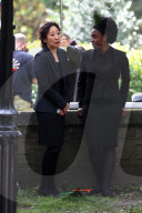 PEOPLE - Sandra Oh auf dem Set zu "Killing Eve"