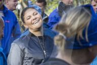 PEOPLE - Stockholm: Victoria und Daniel bei den 'Outdoor Associations' im Wald  